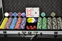 Poker set 500ks žetonů Ultimate 5-1000 - obsah balení 2