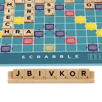 Scrabble v slovenčine (2 hry v 1) – drevená edícia